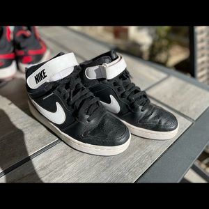 Nike - Mids Good Condition!